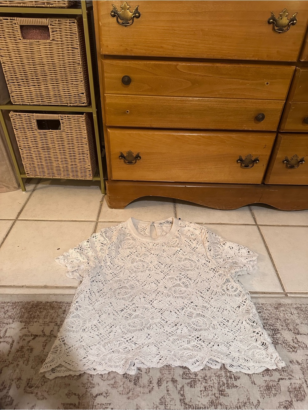 Abercrombie White Lace Short-Sleeve Women's Top